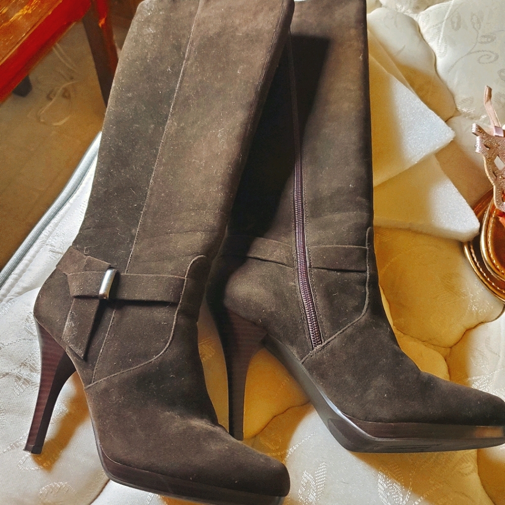 Knee-high suede boots